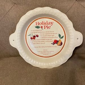 Hallmark Holiday Pie Bake Dish